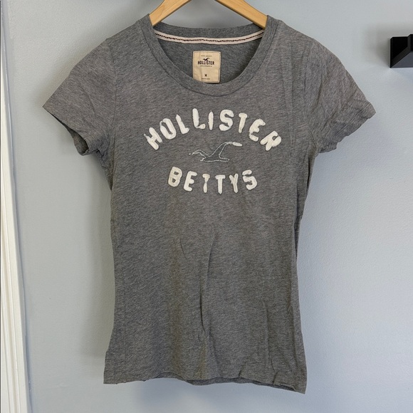 Hollister Tops - Y2K Hollister Graphic Tee